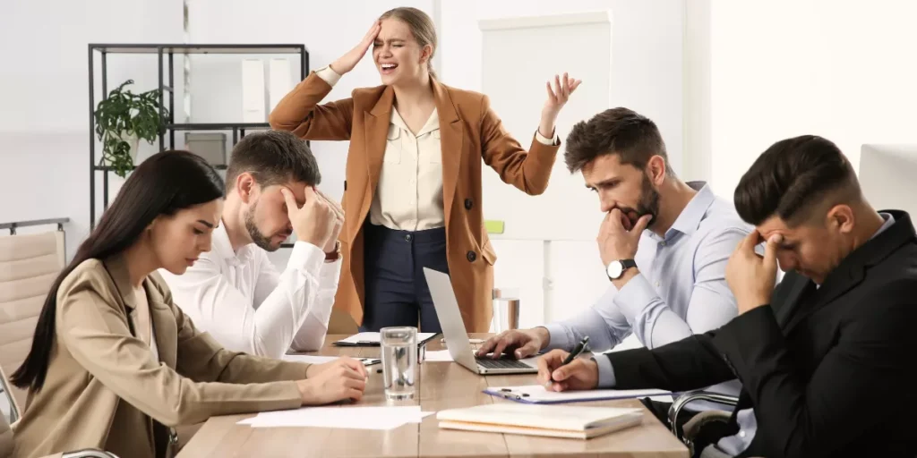 What Are the Signs of a Toxic Work Environment? What Are the Signs of a Toxic Work Environment?